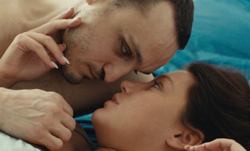 Es hat gefunkt zwischen Tomas (Franz Rogowski) und Agathe (Adèle Exarchopoulos).