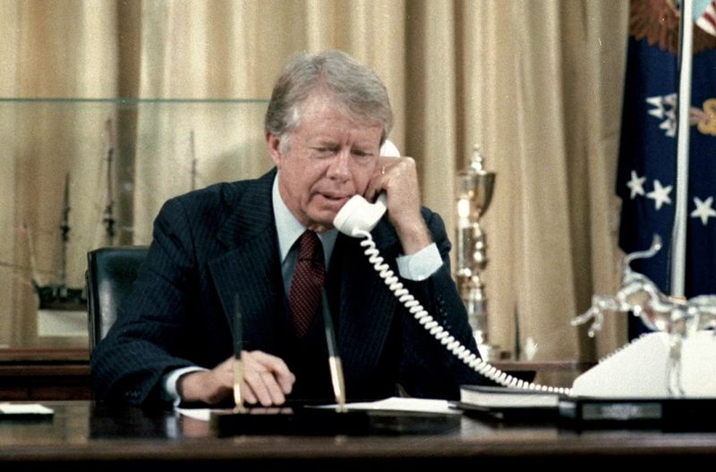 Jimmy Carter telefoniert im November 1978 aus dem Weißen Haus: 1977 unterzeichnete der fortschrittliche US-Präsident mit dem panamaischen General Torrijos einen Vertrag, der Panama die Kontrolle über den Panamakanal zurückgab.