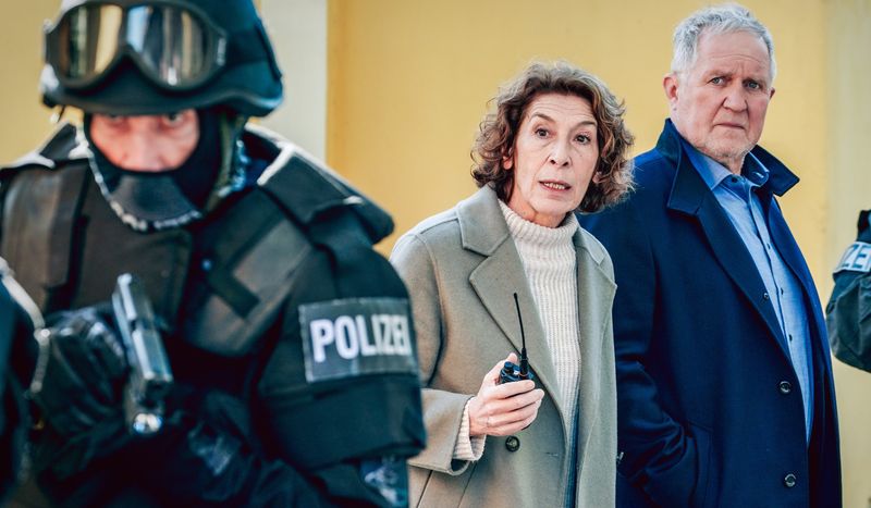 Die Wiener Innenstadt als Kampfzone: Bibi Fellner (Adele Neuhauser) und Moritz Eisner (Harald Krassnitzer) geraten als Mordermittler in eine gesellschaftliche Auseinandersetzung. Die Demonstranten lehnen den Staat und seine Autoritäten ab. Nun ist einer von ihnen tot. Erschlagen von der Polizei, die ihre Tat vertuschen will?