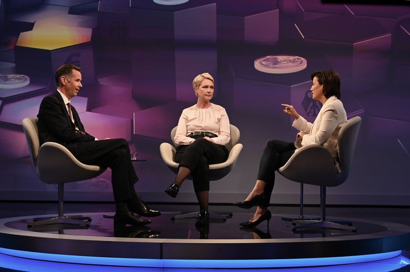 Ob sie die Zusammenarbeit mit der FDP vermisse, wollte Maischberger von Schwesig wissen. "Nein", die Antwort kam wie aus der Pistole geschossen, "die Ampel hatte ihre Chance."
