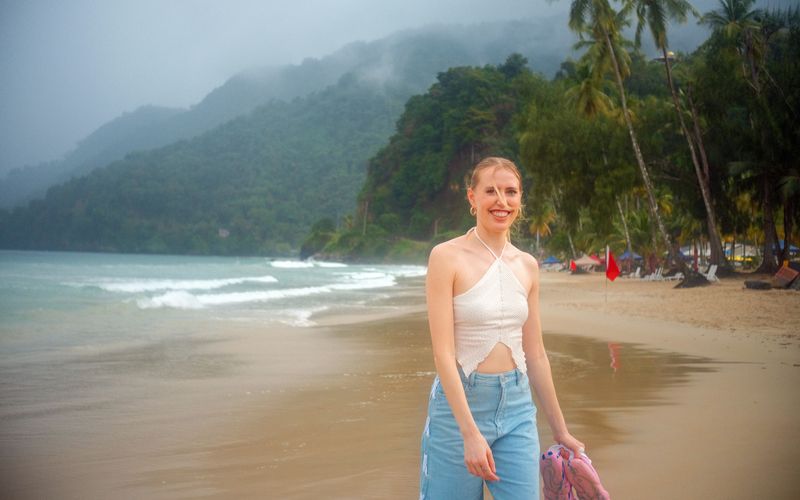 Sängerin LEA reist nach Trinidad und Tobago. Doch es geht nicht nur um die Musik. LEA taucht auch tief in die Kultur der Karibik ein. 