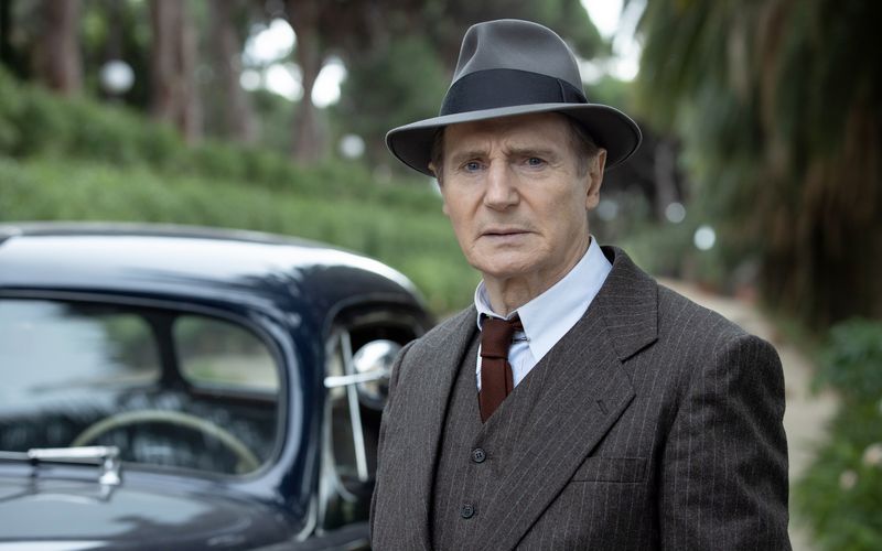 Liam Neeson tritt mit seiner Titelrolle in "Marlowe" unter anderem in die Fußstapfen von Humphrey Bogart.