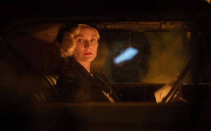 Die undurchsichtige Clare (Diana Kruger) bittet Marlowe, ihren verschollenen Geliebten aufzuspüren.