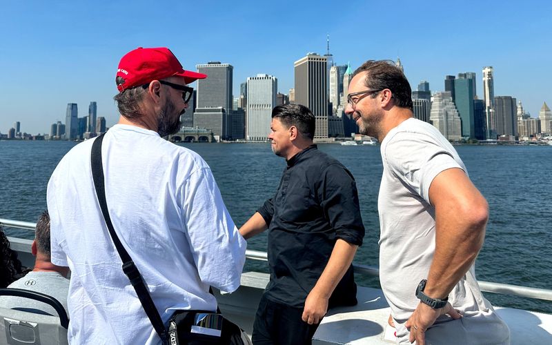 Die Stadt New York verbindet Tim Mälzer (Mitte), Edi Frauneder (rechts) und Mario Lohninger miteinander, deshalb finden hier die Duelle statt.