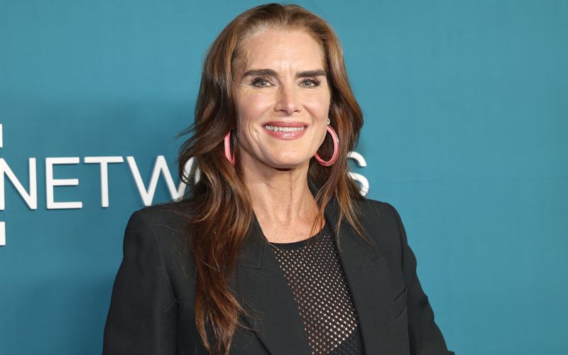 Kaum zu glauben: Brooke Shields feiert am 31. Mai ihren 60. Geburtstag. Doch die Schauspielerin ist nicht der einzige Ü60-Promi, dem man sein Alter kaum ansieht, wie unsere Galerie zeigt ...  