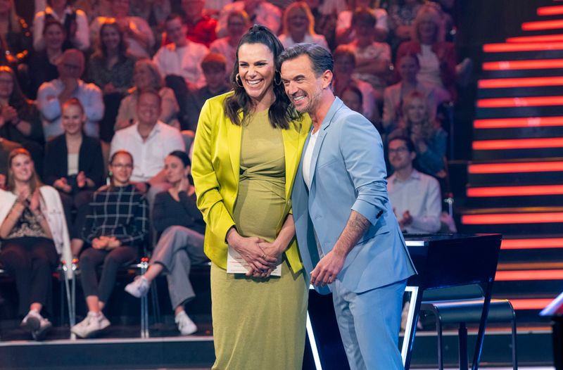Esther Sedlaczek freut sich, dass Florian Silbereisen sie demnächst vertreten wird.