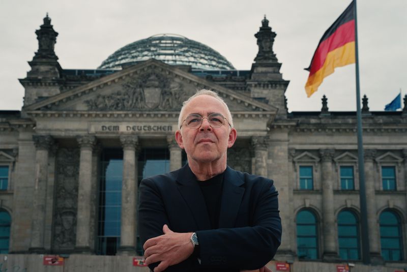 Was passiert, wenn Deutschland mehr Schweiz wagt? SRF-Journalist Roger Brunner fragt in seiner Doku nach.
