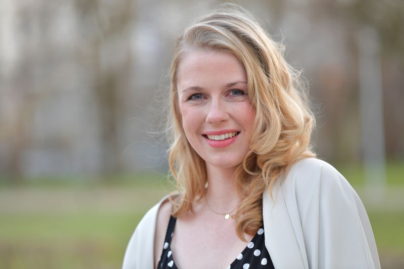 In ihrer neuen TV-Show schickt Komikerin Christine Eixenberger Politikerinnen, Politiker, Parteien, Organisationen oder andere bekannte Persönlichkeiten, die sich zuletzt nicht gerade mit Ruhm bekleckert haben, zum "Nachsitzen"!