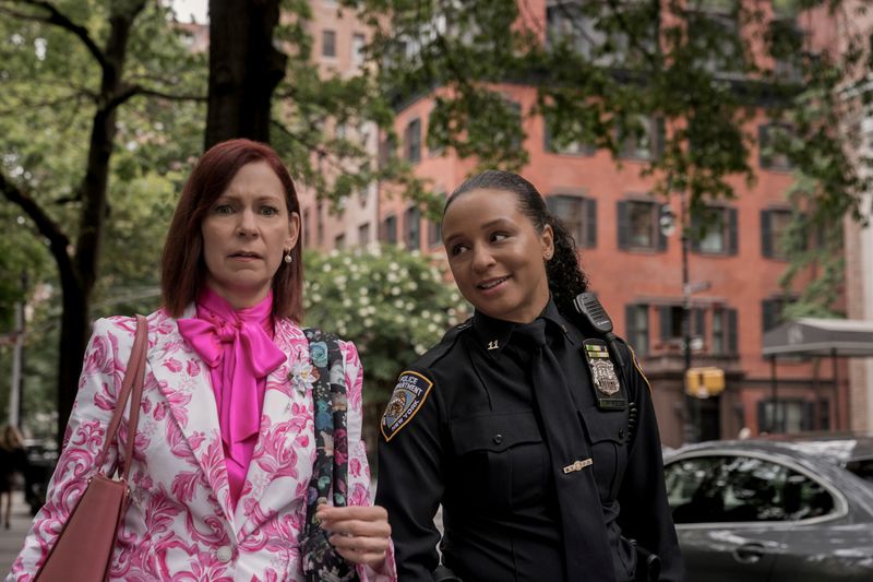 Elsbeth Tascioni (Carrie Preston, links) und Officer Kaya Blanke (Carra Patterson) verstehen sich auch außerhalb der Dienststelle gut. 
