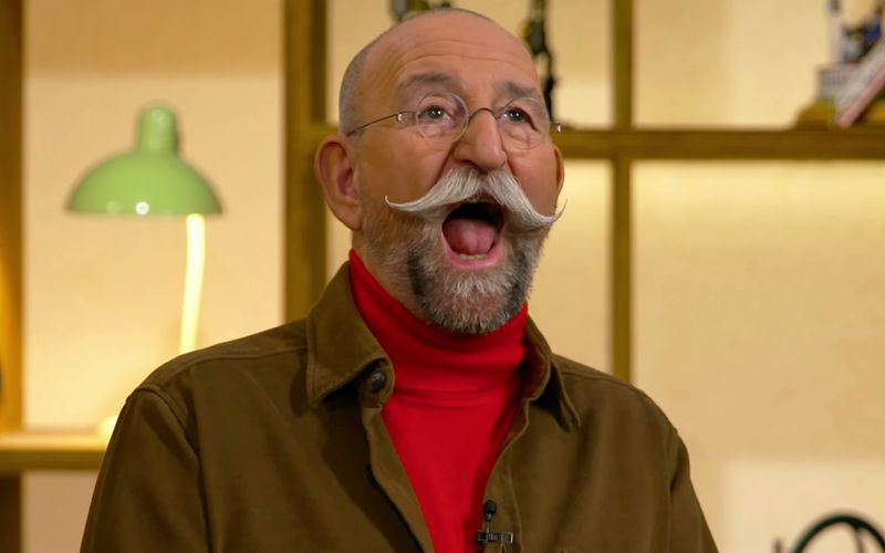 Horst Lichter hatte in der Montagsausgabe der ZDF-Trödelshow "Bares für Rares" gut lachen. Grund war ein skurriles Objekt, das je nach Körpergröße und Alkoholpegel, "komisch werden kann". Experte Sven Deutschmanek lachte sich bei Lichters Fantasievorstellungen krumm und schlapp. Doch Witz beiseite: Das "Kuriosum" war weit mehr wert als gewünscht.