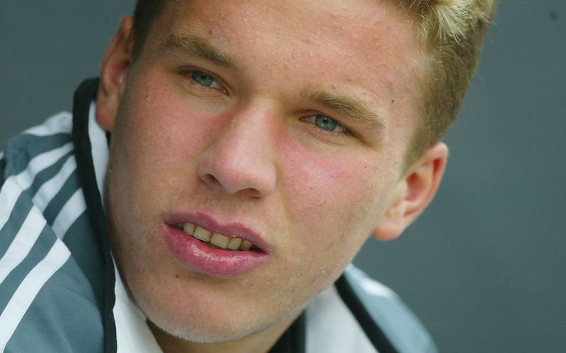 Er ist einer der größten Fußball-Ikonen des Landes - und beim 1. FC Köln eine echte Legende: Am 4. Juni feiert Lukas "Poldi" Podolski seinen 40. Geburtstag. Für uns Anlass genug, um einen Rückblick auf die Kultkicker der 2000er-Jahre zu wagen und zu sehen, was aus ihnen wurde. 