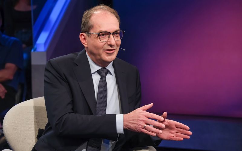 "Wir haben einen Auftrag", gestand Dobrindt ein Versäumnis bei Grenz-Zurückweisungen ein: "Wir müssen diese Begründung entsprechend liefern."