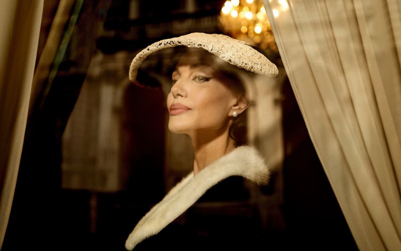 Eine der größten Rollen ihrer Karriere, sagen manche: In "Maria" verkörpert Angelina Jolie die legendäre Opernsängerin Maria Callas.