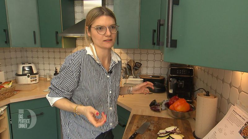 Wartet auf einen Heiratsantrag: Joan (33) erhöht den Druck auf ihren Freund.