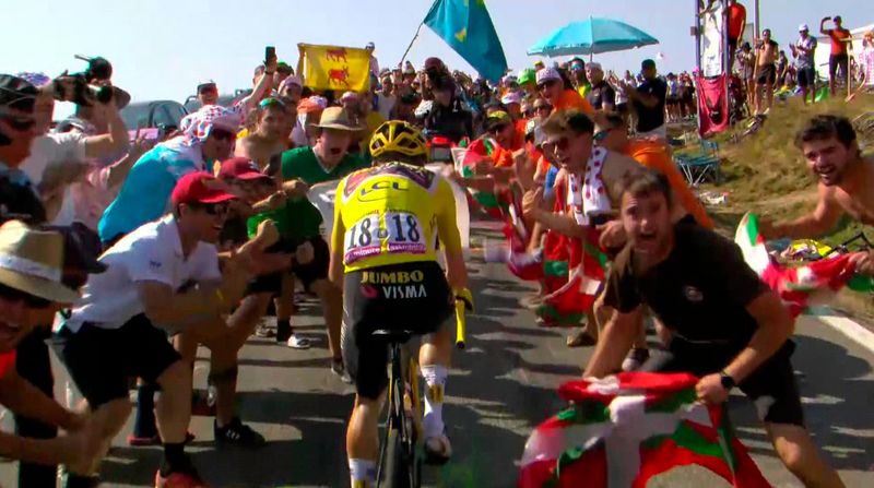 Eine Bergankunft bei der Tour de France: Die Bilder gleichen sich, doch der Mythos Tour fasziniert Jahr für Jahr. Der zweite Doku-Dreiteiler unter dem Titel "Mythos Tour 2" blättert 2025 die Kapitel "Sprinter", "Giganten" und "Helfer" auf.