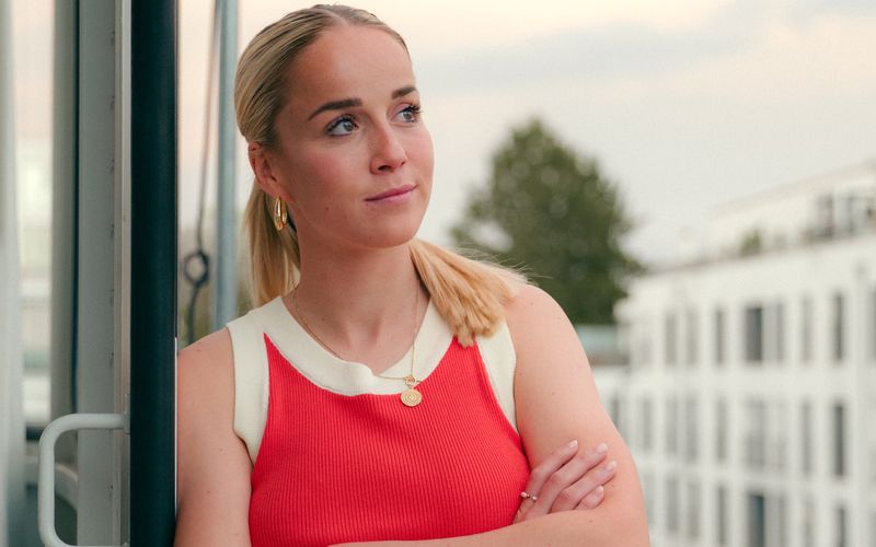 Giulia Gwinn gehört zu den bekanntesten und am intensivsten "begutachteten" Fußballspielerinnen Deutschlands. Ihre gerade erschienene Biografie toppt die Spiegel-Bestsellerliste. Wie geht man psychisch mit dem Druck der Öffentlichkeit und auch dem eigenen um? Die ZDF-Doku "Kopfsache" geht diesen Fragen nach.