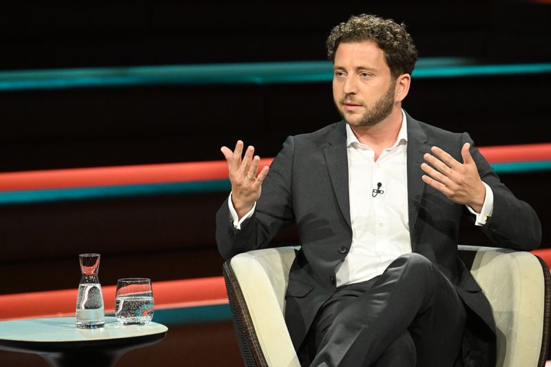 Felix Banaszak macht bei "Markus Lanz" mehr als deutlich, dass er Wolfram Weimer als Kulturstaatsminister für eine Fehlbesetzung hält.