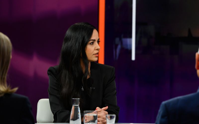 Journalistin Shahrzad Eden Osterer übte unmissverständliche Kritik am Umgang der deutschen Politik mit dem Iran.