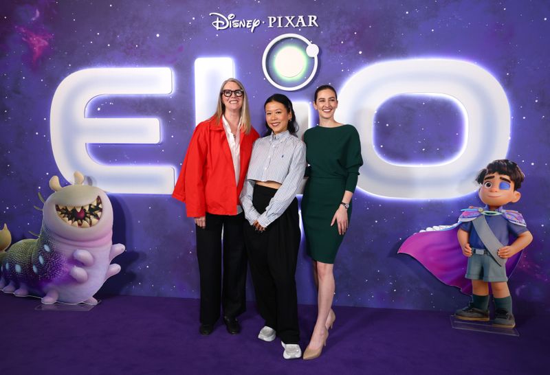 Sie zeichnen kreativ verantwortlich für den neuen Pixar-Helden "Elio", von links: Mary Alice Drumm, Domee Shi und Madeline Sharafian.