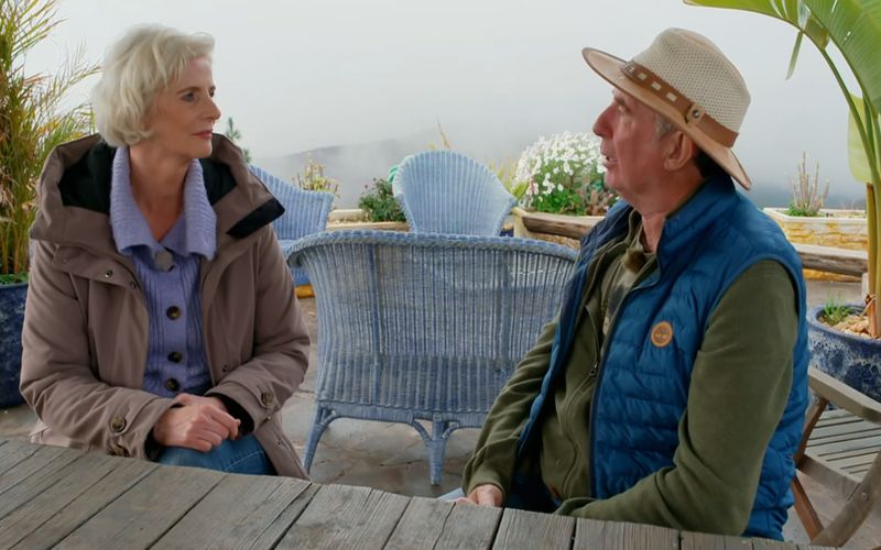 Hofdame Ute zieht auf Teneriffa bei Bauer Roger vorzeitig die Reißleine.