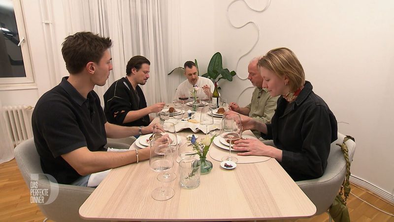 Kreuzberger "Dinner"-Nächte sind lang - besonders, wenn es so gut schmeckt wie bei Benni (34).