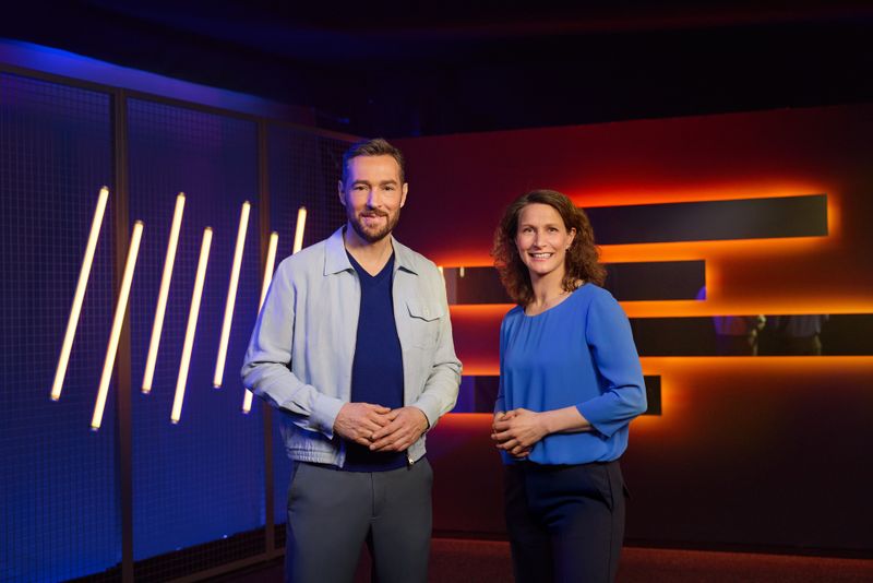 Die Fußball-Europameisterschaft der Frauen findet von 2. bis 27. Juli 2025 in der Schweiz statt. Für das ZDF berichten unter anderem Moderator Sven Voss und Kathrin Lehmann.