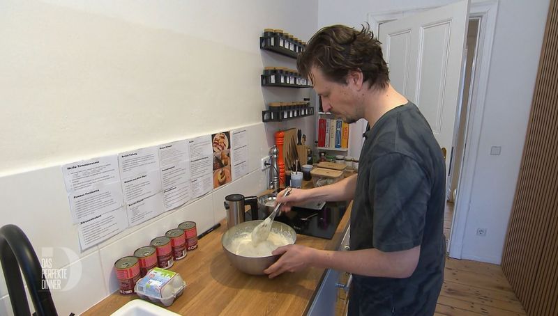 Der Ravioliteig bleibt einfarbig: Beim Pasta-Design muss Mato Kompromisse machen.