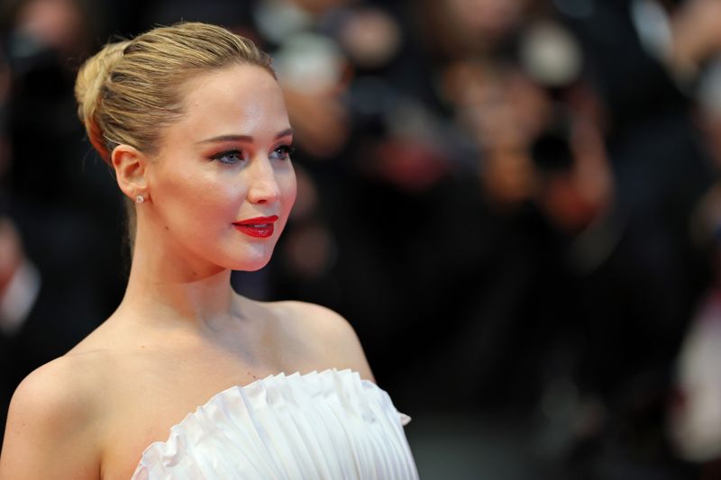 Zurück nach Babypause: Mit "No Hard Feelings" (Free-TV-Premiere am Donnerstag, 26. Juni, 20.15 Uhr, ZDF) meldete sich Jennifer Lawrence 2023 auf der großen Leinwand zurück. Trotz längerer Auszeiten ist der "Panem"- und "X-Men"-Star immer noch eine der gefragtesten Darstellerinnen in Hollywood. Wie ihre Karriere begann, welche Höhe- und Tiefpunkte sie erlebte, zeigt die Galerie ...  