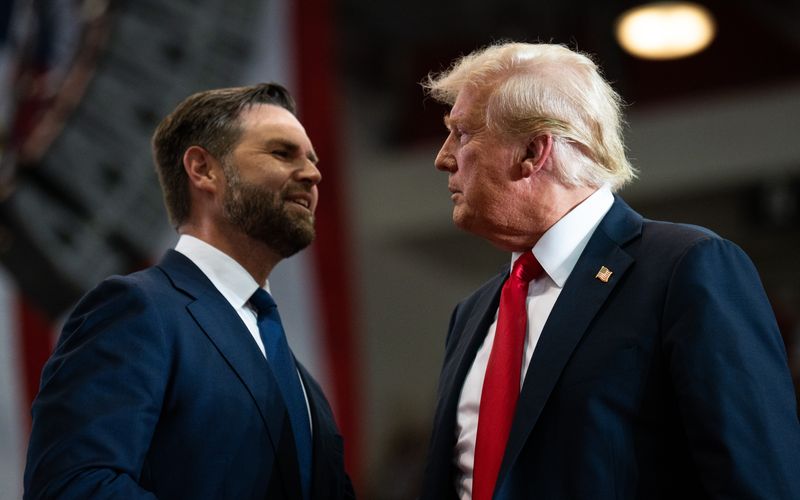 Mächtige Allianz zweier radikaler Politiker: US-Vizepräsident J.D. Vance (links) und US-Präsident Donald Trump.