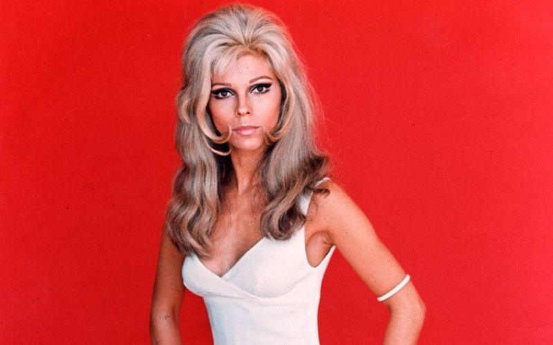 Sie ist die Tochter von Frank Sinatra - machte sich mit Hits wie "These Boots Are Made For Walking" und "Summer Wine" selbst einen Namen als Musikerin: Nancy Sinatra zählte zu den größten Popstars der 60er-Jahre. In der Galerie zeigen wir, was aus ihre und anderen Interpretinnen und Schöpfern von Pop-Evergreens wurde ...