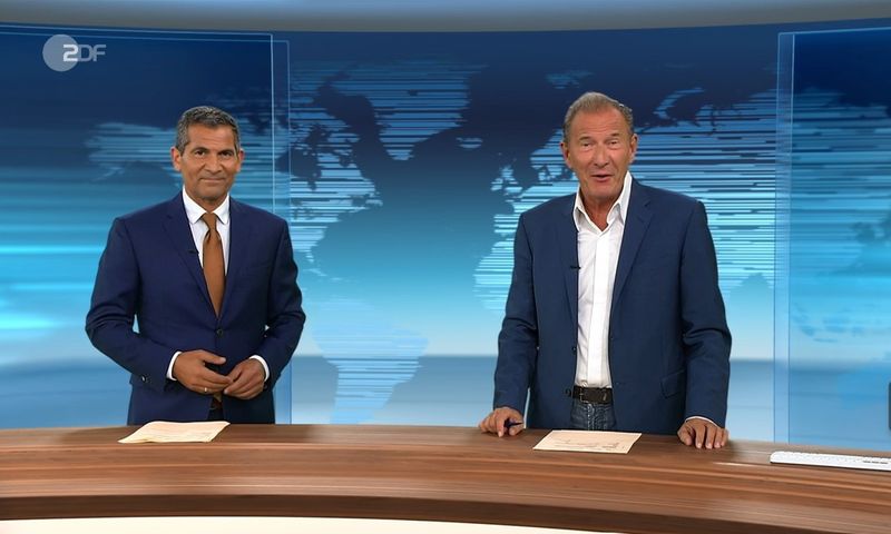 Die ZDF-Moderatoren Mitri Sirin (l.) und Norbert Lehmann in ihrer letzten gemeinsamen Sendung. Lehmann verabschiedet sich nach 40 Jahren in den Ruhestand. 