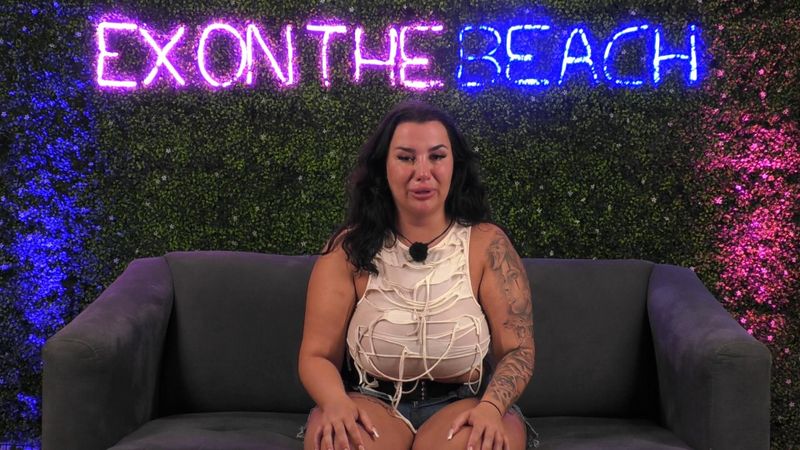 Kandidatin Sahel musste "Ex on the beach" vorzeitig verlassen. Grund war eine Handgreiflichkeit.