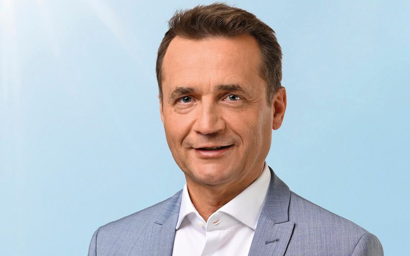Wie sich die Entwicklungen des Klimawandels konkret auf die Arbeit des Wetterexperten Donald Bäcker auswirken und ob Deutschland ein Rekordsommer 2025 bevorsteht, verrät der 57-Jährige im Interview mit der Nachrichtenagentur teleschau. 