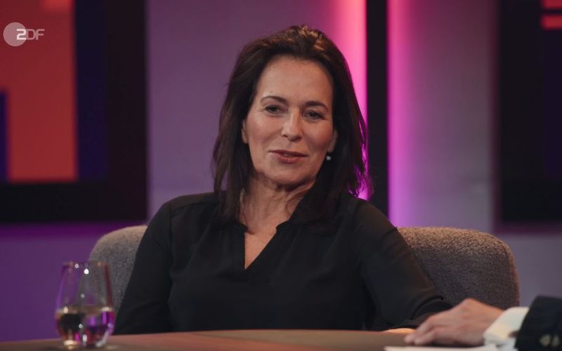 "Hochgradig unsympathisch" sei eine Angewohnheit, die Anne Will aus ihrer Zeit als Polittalkerin übernommen habe. 