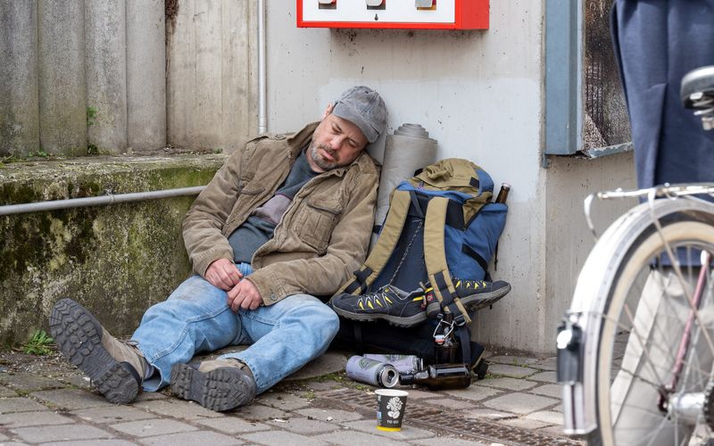 Das ohnehin schon schwere Leben auf der Straße endete für einen 42-Mann mit einem grauenvollen Tod. Nun sucht die Polizei bei "Aktenzeichen XY... Ungelöst" Zeugen. 