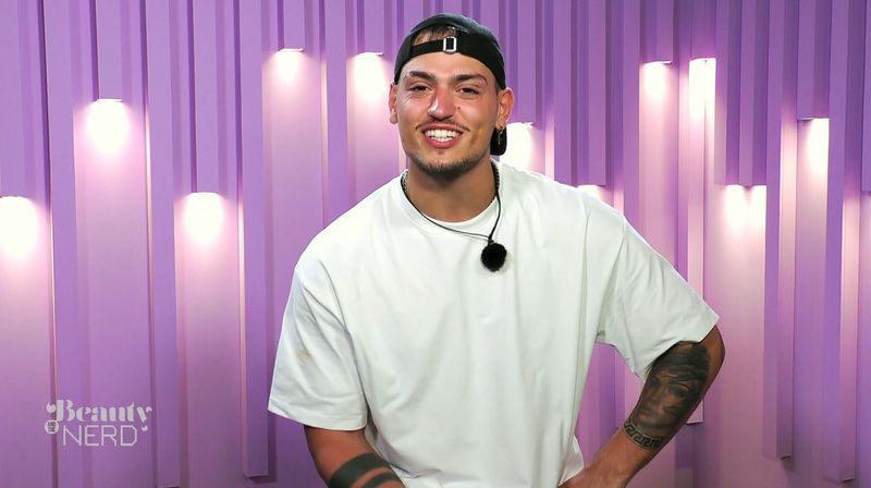 In der jüngsten Folge "Beauty & the Nerd" (immer donnerstags, 20.15 Uhr, bei ProSieben und auf Joyn) hat Male Beauty Max Bornmann eine Mission: endlich eine Beauty rumzukriegen. Bei Elsa Latifaj hat er schlechte Chancen, denn die steckt ihn in die Friendzone: "Wir sind nur Bros", sagt die Influencerin. Doch so schnell lässt sich Max nicht abwimmeln.