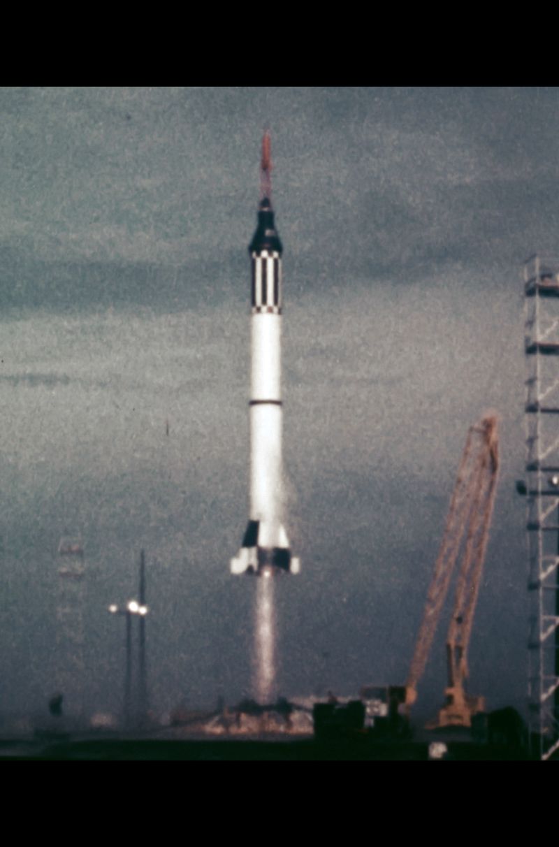 Am 21. Juli 1961 flog Gus Grissom als zweiter Mensch an Bord einer Mercury-Redstone-Rakete ins All. Der Flug dauerte 15 Minuten.
