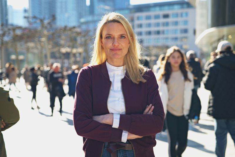 Journalistin Sarah Tacke fragt zehn Jahre nach Angela Merkels Satz "Wir schaffen das", wie die Einwanderung Deutschland verändert hat.