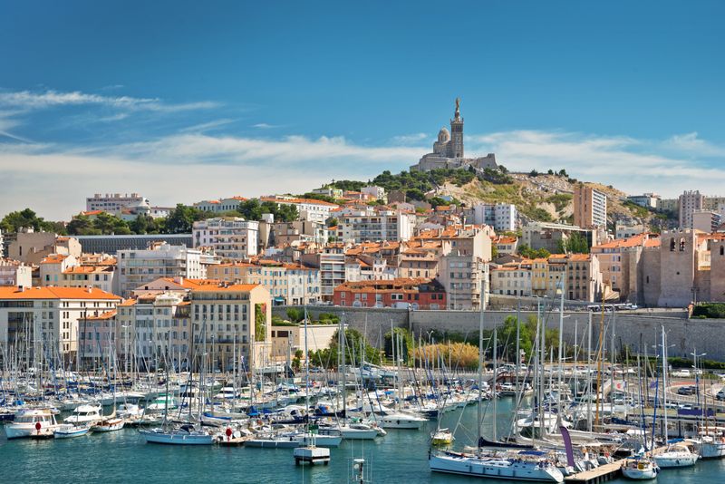 Über 100 Millionen Touristinnen und Touristen haben Frankreich 2024 besucht. Darunter auch Städte wie Marseille.