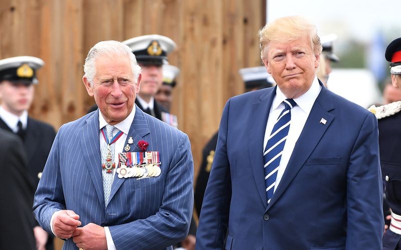 König Charles III. (links, hier im Jahr 2019) hat US-Präsident Donald Trump zu einem Staatsbesuch ins Vereinigte Königreich eingeladen. 