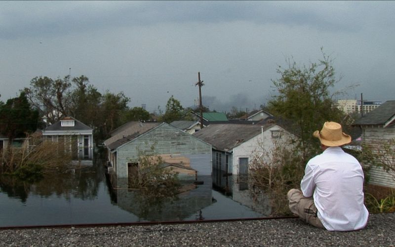Als nach Hurrikan Katrina die Dämme brachen, wurden weite Teile von New Orleans überflutet. Viele Menschen mussten sich auf ihre Dächer retten und auf Evakuierung hoffen. Für viele kam die Hilfe zu spät.