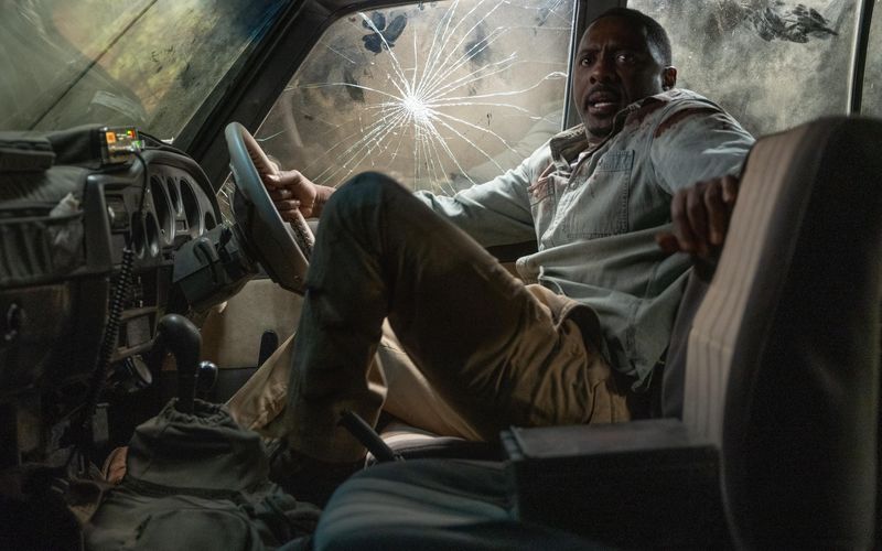 Es geht ums nackte Überleben: Idris Elba spielt die Hauptrolle im Survival-Action-Film "Beast - Jäger ohne Gnade". 