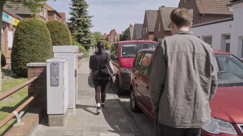 Dayana kann aus Angst vor Hunden kaum ihr Haus verlassen. Schon nach wenigen Metern bekommt sie Panik.