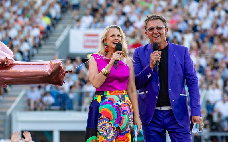 Barbara Schöneberger und Hans Sigl präsentieren abermals die "Starnacht am Wörthersee" 