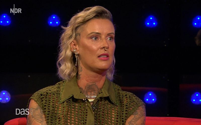 In der NDR-Sendung "DAS!" blickte Musikerin Jennifer Weist auf ihr bewegtes Leben zurück.