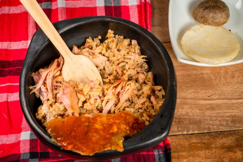 Durch das Spanferkel eignet sich Lechona vor allem für Essen mit mehreren Personen.