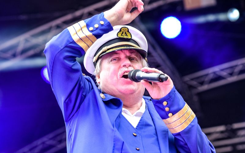Klaus Baumgart muss wegen einer schmerzhaften Rippenverletzung auf sein Bett verzichten.