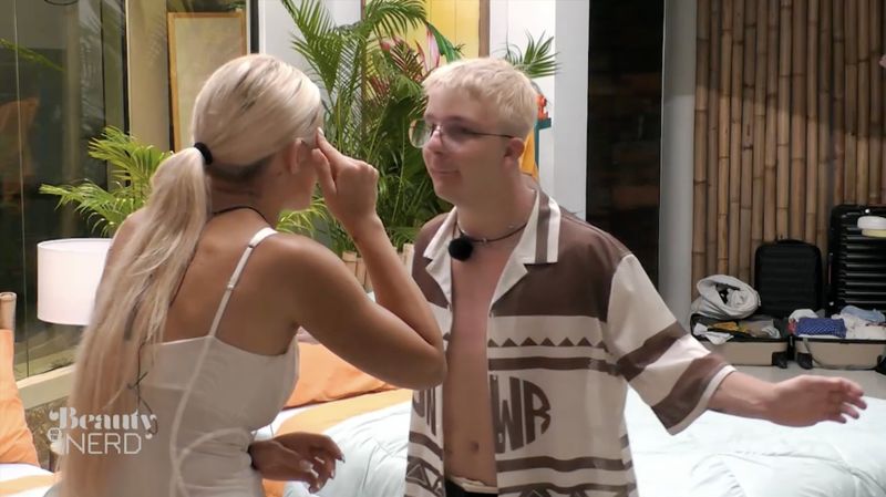 Zwischen dem eigentlichen Traumteam Laura und Sammy kriselt es in der fünften Folge. Die Beauty findet, der Nerd nehme "das Game" nicht ernst genug. Sammy ist nur noch genervt: "Dann fliegen wir halt heute raus, von mir aus gerne."