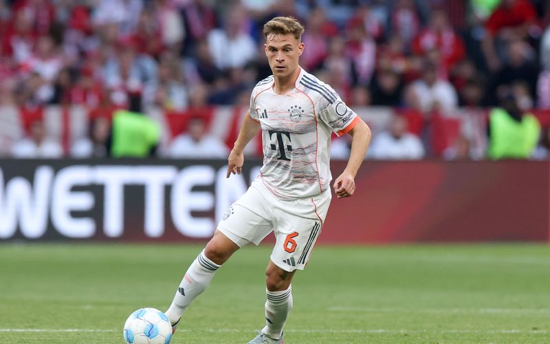 Sie sind jetzt wieder die Gejagten: Joshua Kimmich und seine Mitspieler vom FC Bayern, die den Meistertitel zuletzt zurück nach München brachten, starten am 22. August mit einem Spiel gegen RB Leipzig in die neue Bundesliga-Saison.