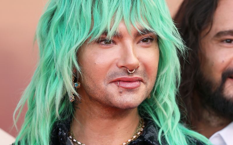 Im Podcast "Kaulitz Hills - Senf aus Hollywood" äußerte sich Bill Kaulitz zu den Gerüchten um seinen Beziehungsstatus.